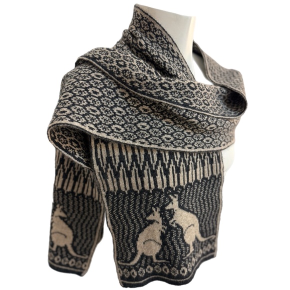 Merino Snug Australia Merino Wool Possum Scarf 🇦🇺 – Kangaroo Motif – Soft Knit - Picture 6 of 12